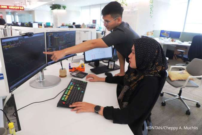 ILUSTRASI. Suasana transaksi Surat Berharga Negara (SBN) di Treasury BSI (KONTAN/Cheppy A. Muchlis)