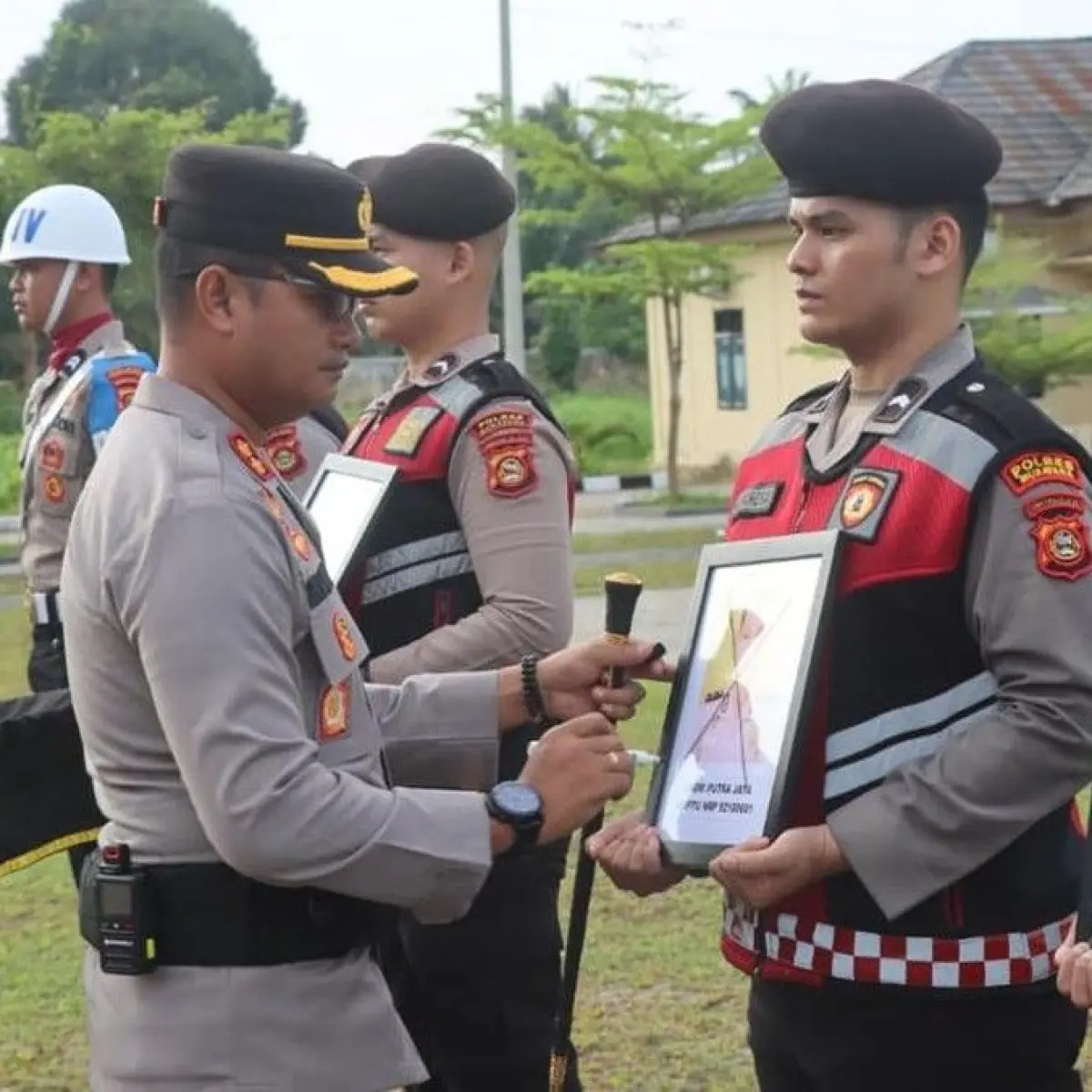 Foto: Polres Muratara melakukan upacara PTDH terhadap 4 anggotanya (Dok. Polres Muratara)