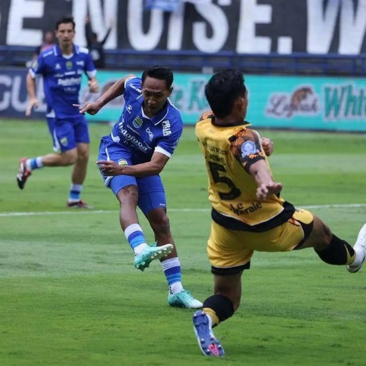 Kritik Kebijakan Venue Persija vs Persib di Samarinda, Zaini Shofari Tekankan Pentingnya Konsistensi Regulasi