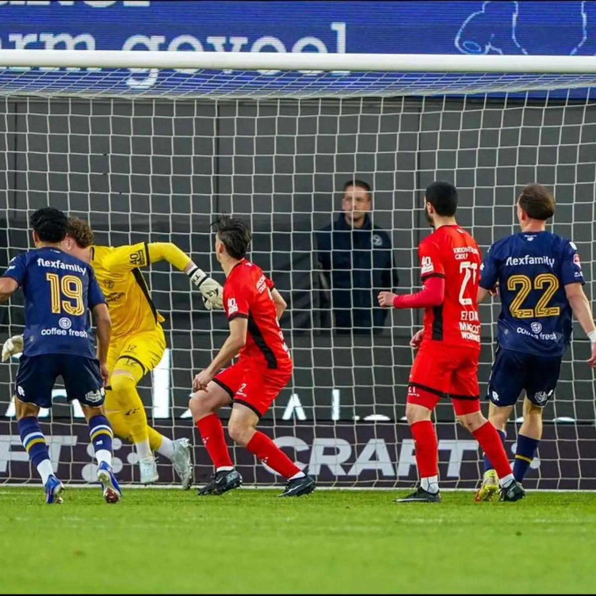 Pertarungan Sengit di Play-off Eredivisie: Almere City Unggul 2-1 atas De Graafschap