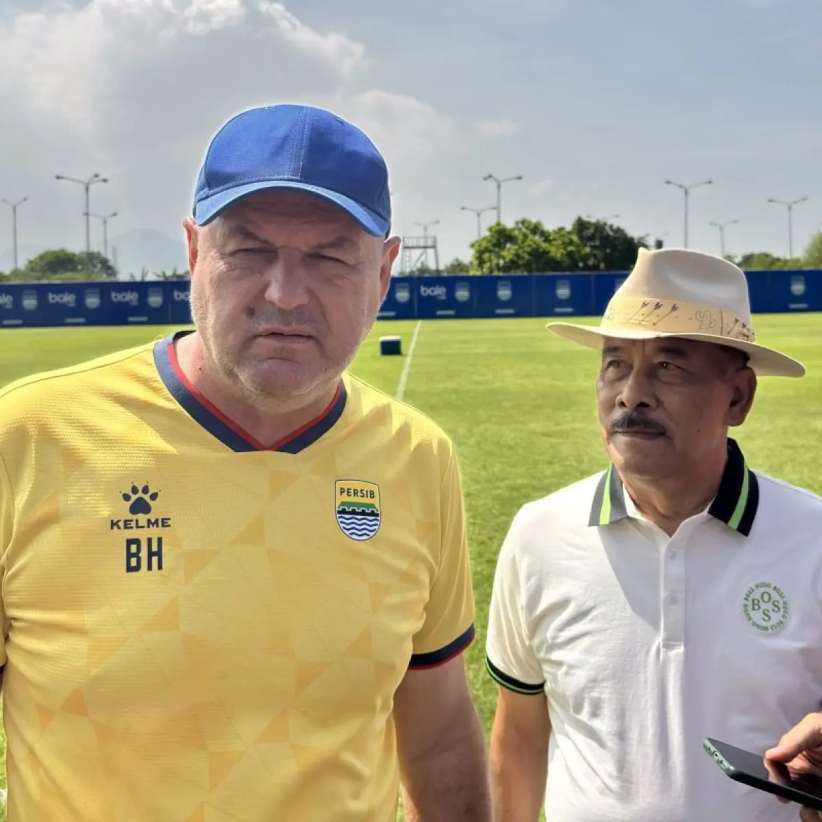 Pelatih Persib Bandung Bojan Hodak saat memberikan keterangan di Kota Bandung, Jawa Barat, Rabu (13/5/2026). ANTARA/Rubby Jovan.