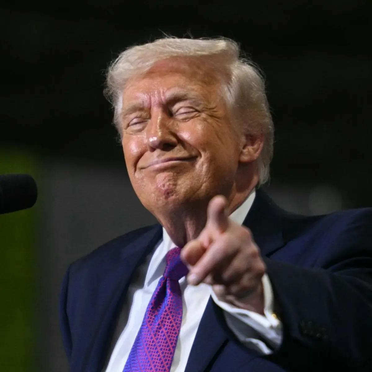 Presiden Amerika Serikat (AS), Donald Trump mengklaim China sepakat membeli minyak dari AS sebagai bagian dari penguatan kerja sama ekonomi kedua negara.(AFP/JIM WATSON)