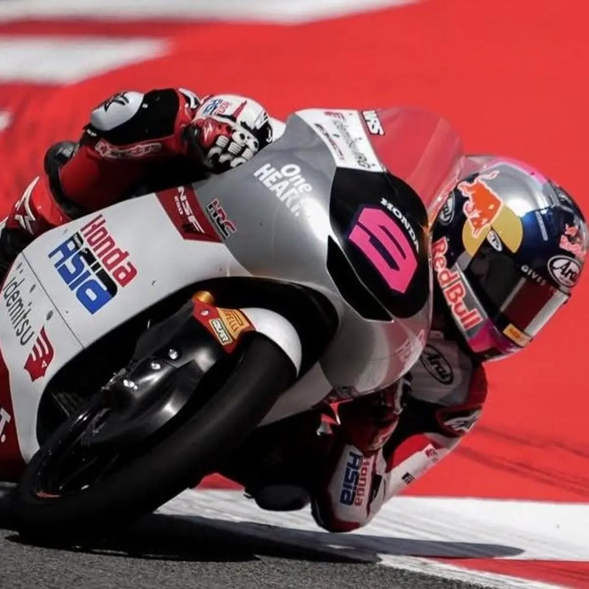 Aksi Comeback Luar Biasa Veda Ega Pratama di Moto3 Catalunya 2026: Tembus Delapan Besar dari Baris Belakang