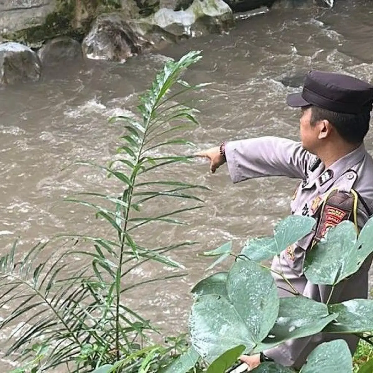 Misteri Pakaian di Tepi Sungai Banjar Anakan: Lansia 67 Tahun Ditemukan Tak Bernyawa di Sukawati