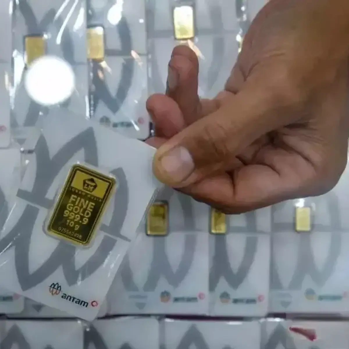 Strategi Menghadapi Potensi Koreksi Harga Emas Antam Akhir Pekan 23 Mei 2026