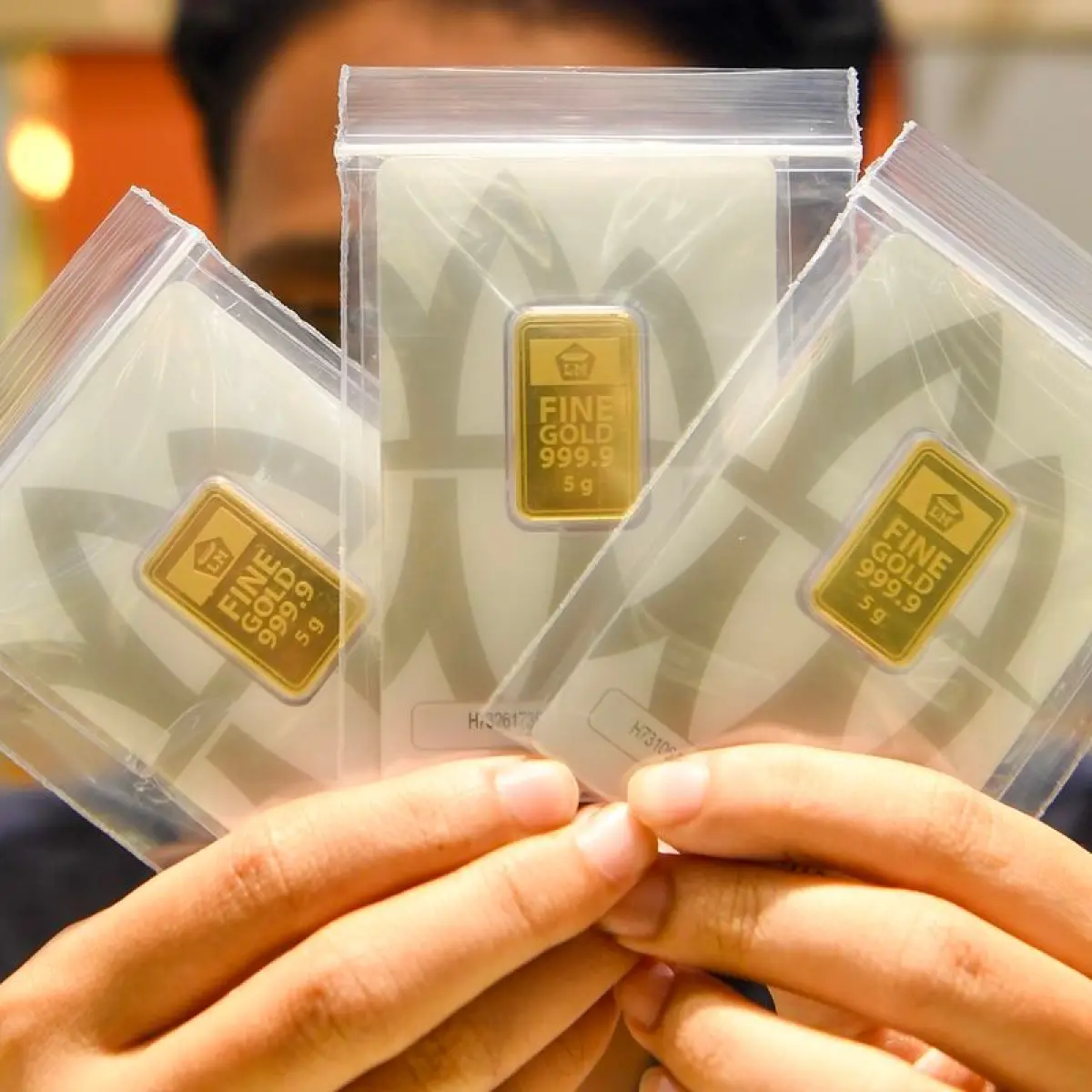 Analisis Penyebab Penurunan Harga Emas Antam dan Pegadaian di Tengah Tekanan Suku Bunga Global