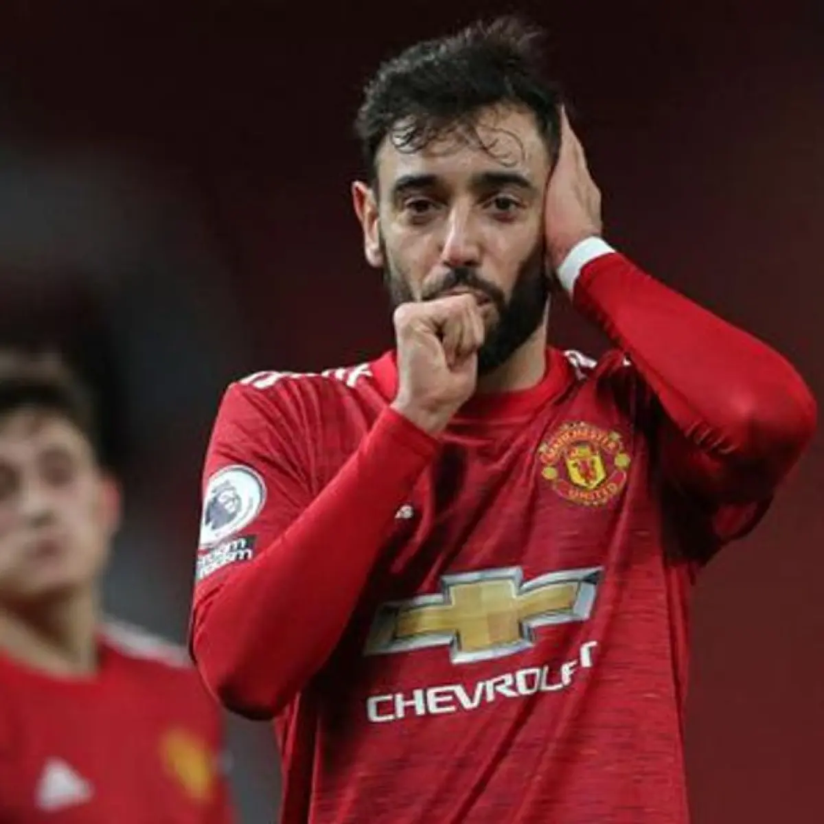 Solusi Cerdas Manchester United: Pertahankan Bruno Fernandes dengan Melepas Bintang Lain