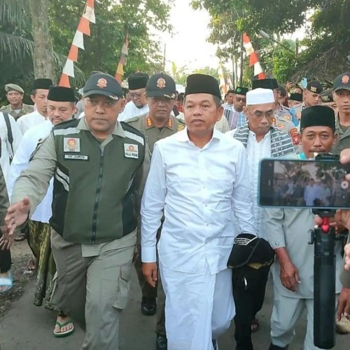 Salat Id di Perbatasan, Gubernur Dedi Mulyadi Prioritaskan Pembangunan Desa Mekarharja