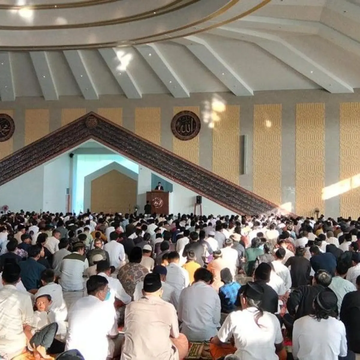 Salat Idul Adha di MAJT An-Nuur Magelang: Ribuan Jemaah Hadir dan Terima Sapi Kurban Presiden Prabowo