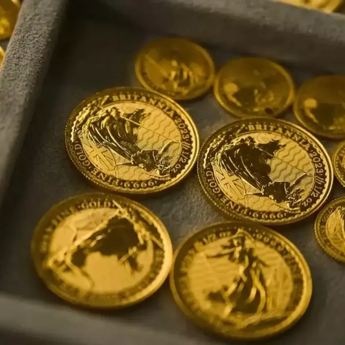 Mengapa Investor Global Ragu? Menakar Arah Pergerakan Harga Emas Spot di Titik Kritis