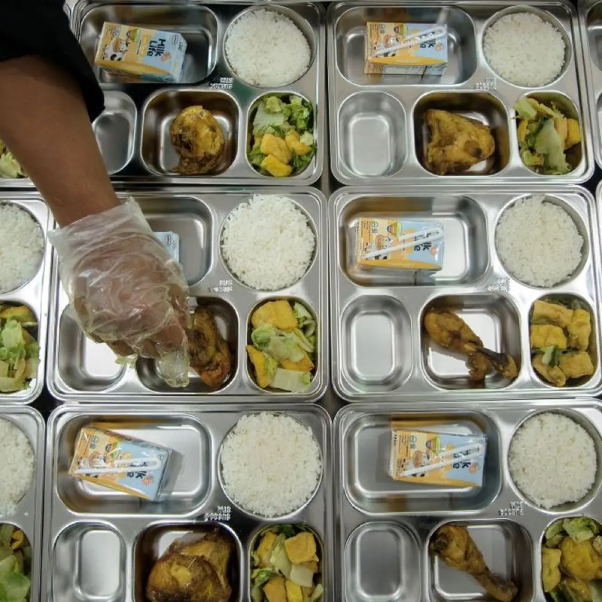 Demi Mutu Makan Bergizi Gratis, Ribuan Satuan Pelayanan Ditangguhkan BGN