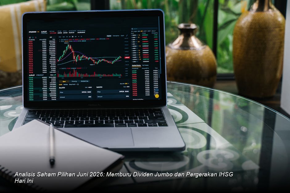 Grafik lilin (candlestick) saham berwarna hijau yang menunjukkan tren kenaikan stabil di atas rata-rata pergerakan harga jangka panjang.