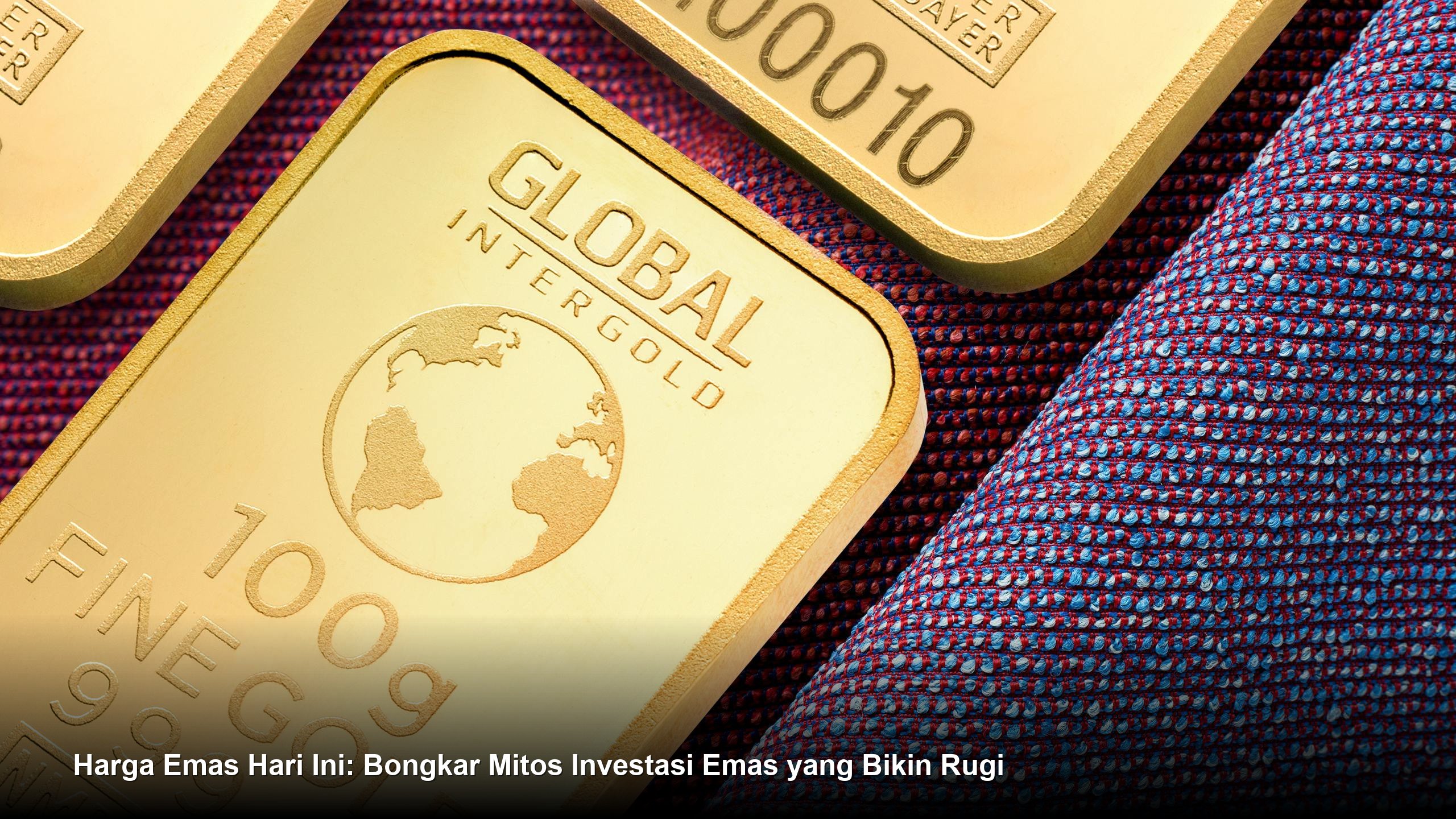 Emas batangan Antam berkilau diletakkan di atas grafik pergerakan harga yang menunjukkan volatilitas pasar.